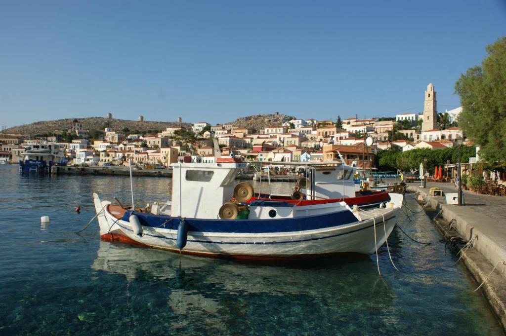 Villa Amalia Chalki Town Exterior photo